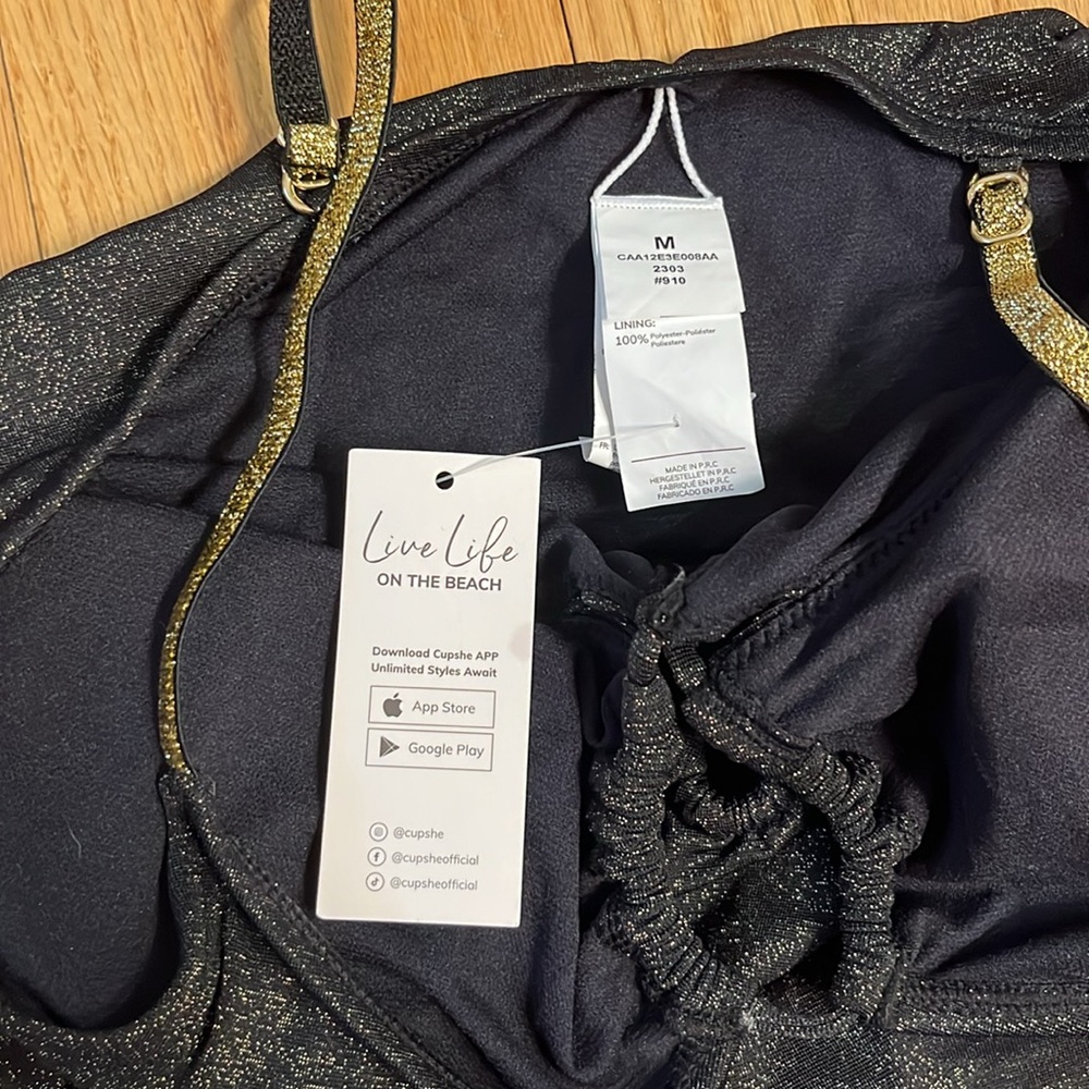 Cupshe Sparkling Lurex Metallic gold and black. One Piece. Size medium - Picture 6 of 7